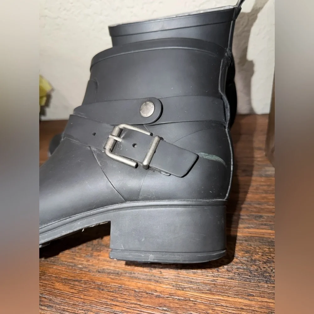 Black Rubber LUCKY BRAND Rindah Pull On Ankle Boots 7 rain boots perfect